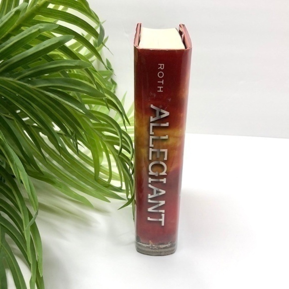 Veronica Roth Allegiant - Picture 5 of 9